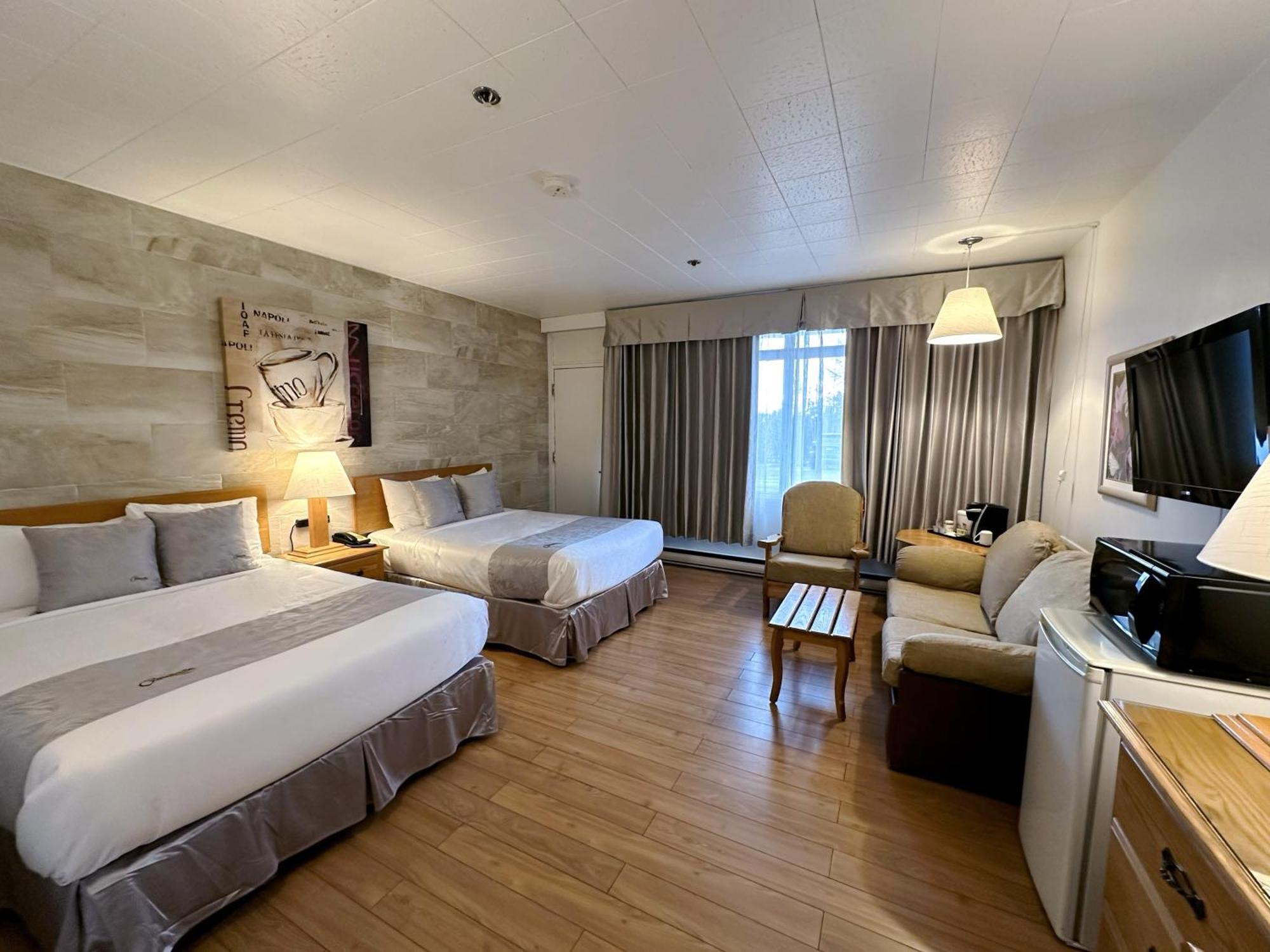 Hotel La Caravelle Baie-Comeau Esterno foto