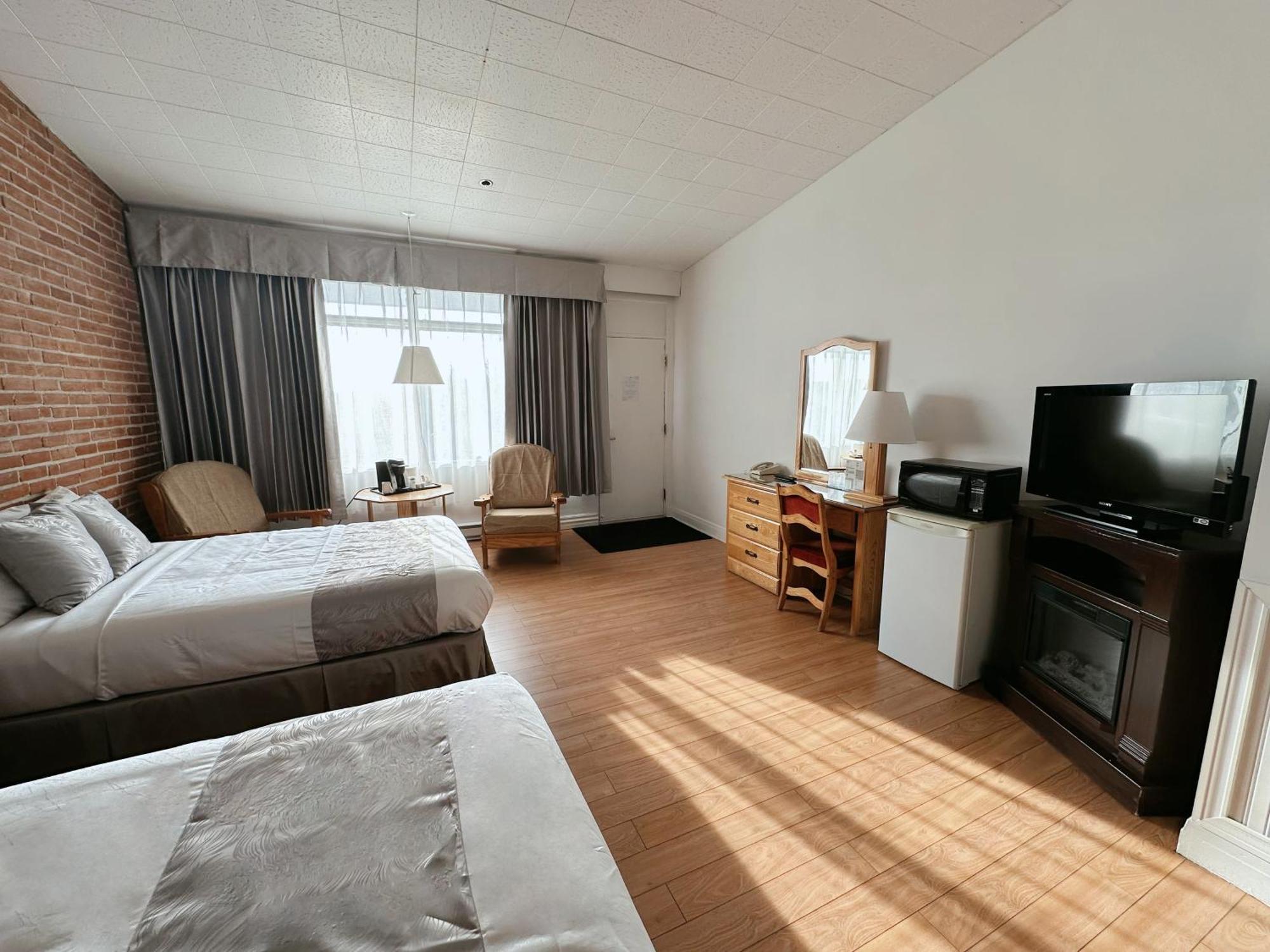 Hotel La Caravelle Baie-Comeau Esterno foto