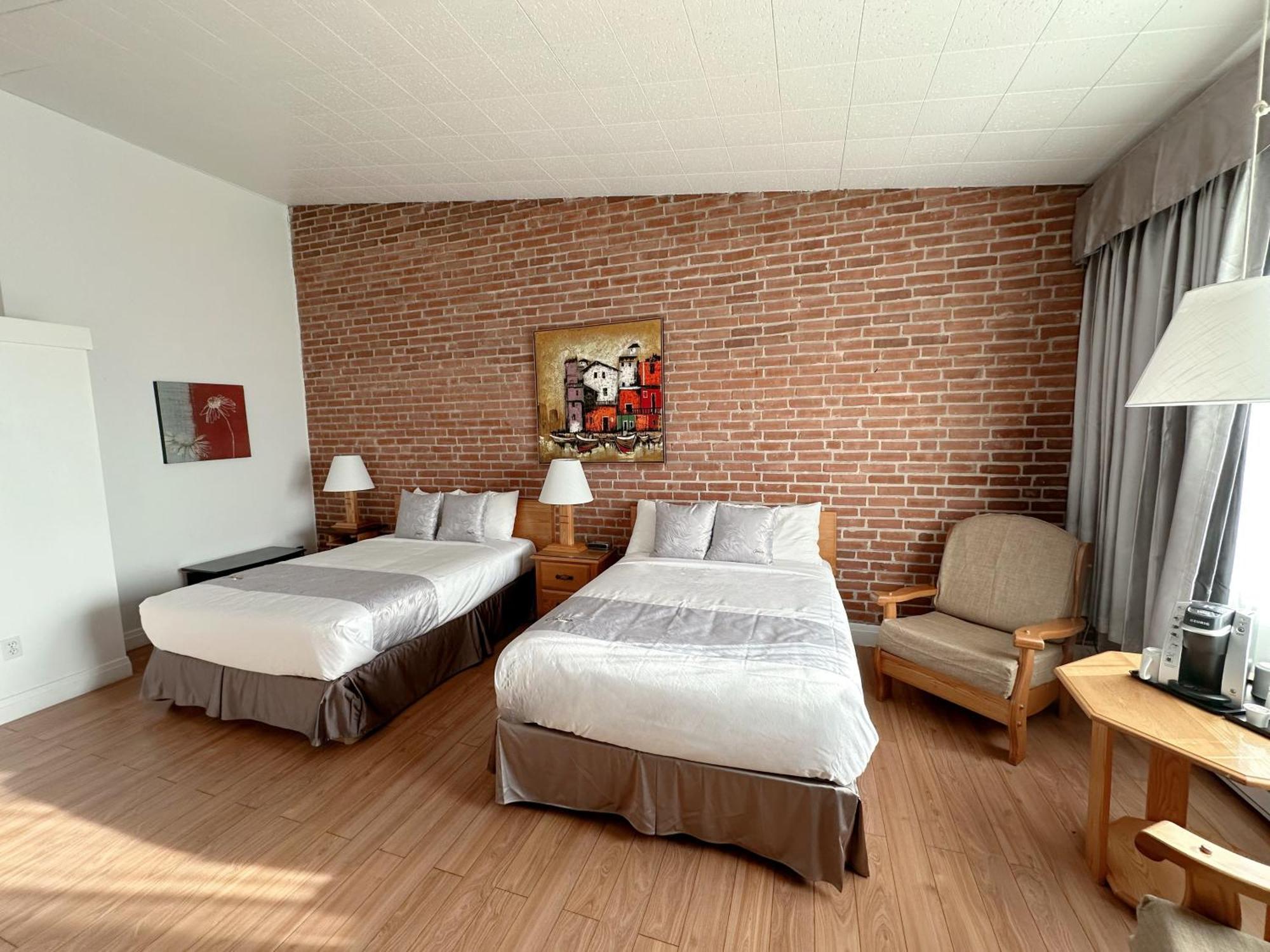 Hotel La Caravelle Baie-Comeau Esterno foto